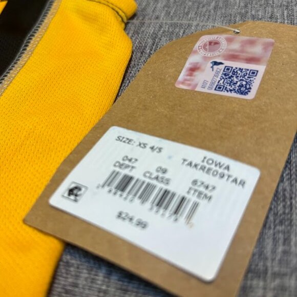 NCAA Iowa Hawkeyes Boys' Basketball Jersey, X Small - Picture 3 of 5